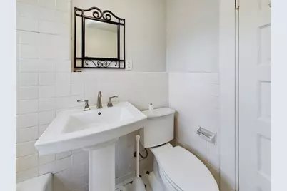 25 Rowe St #1, Newton, MA 02466 - Photo 11