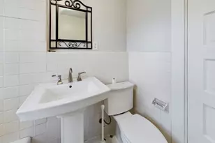 25 Rowe St, Newton, MA 02466 - Photo 11