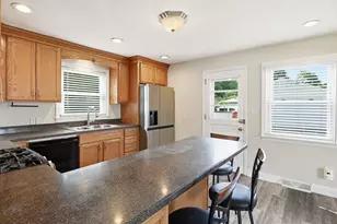 37 St Dennis St, Westfield, MA 01085 - Photo 7