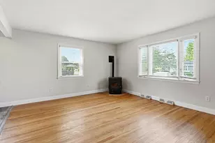 37 St Dennis St, Westfield, MA 01085 - Photo 9