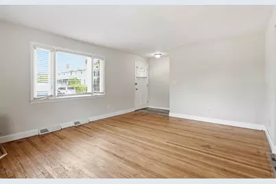 37 Saint Dennis St, Westfield, MA 01085 - Photo 11