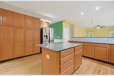 30 Pearl St, Upton, MA 01568 - Photo 3