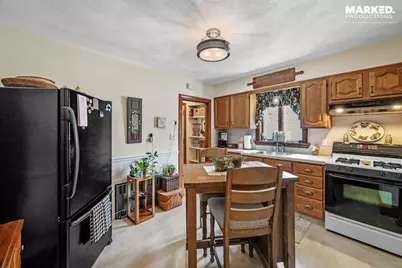 354 Lynn St, Malden, MA 02148 - Photo 9