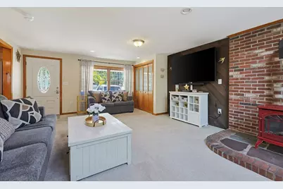 407 Ralph Talbot St, Weymouth, MA 02190 - Photo 3