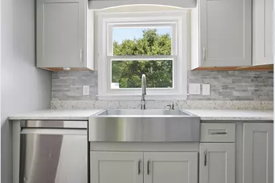 7 Sheldon St, Methuen, MA 01844 - Photo 5