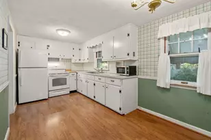 69 Mohawk Dr, Springfield, MA 01129 - Photo 3