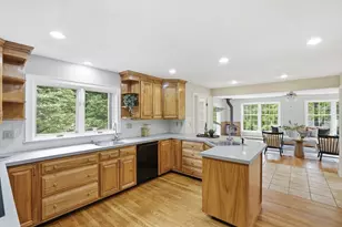 106 Concord Rd, Bedford, MA 01730 - Photo 5