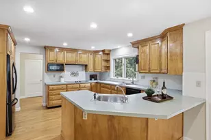 106 Concord Rd, Bedford, MA 01730 - Photo 7
