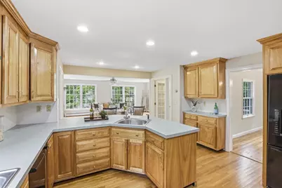 106 Concord Rd, Bedford, MA 01730 - Photo 7