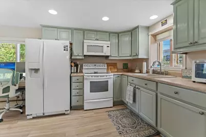 15 Charles St, Lakeville, MA 02347 - Photo 7