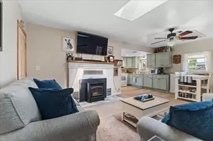 15 Charles St, Lakeville, MA 02347 - Photo 5