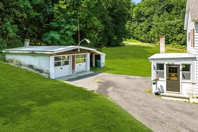 8 Underwood Ave, Easthampton, MA 01027 - Photo 27