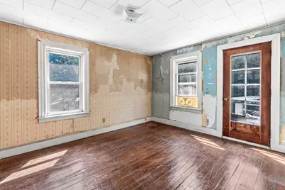8 Underwood Ave, Easthampton, MA 01027 - Photo 17