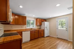 15 Oak Rd, Waltham, MA 02451 - Photo 9