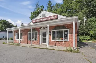 711 Pleasant St, Paxton, MA 01612 - Photo 1