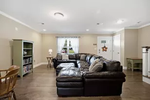 25 Riverside Dr, Lakeville, MA 02347 - Photo 9