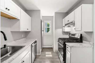 35 Pond St, Boston, MA 02136 - Photo 9