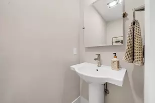 142 Main St, Amesbury, MA 01913 - Photo 15