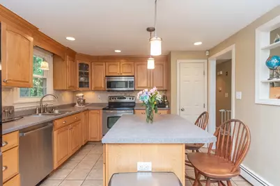 140 Bayberry Cir, Bridgewater, MA 02324 - Photo 9
