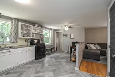 41 Rosedale Ave, Springfield, MA 01128 - Photo 9