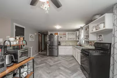 41 Rosedale Ave, Springfield, MA 01128 - Photo 11