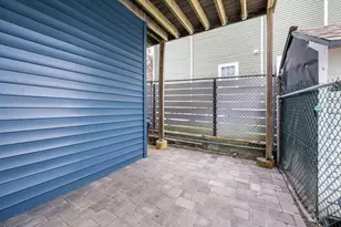 14 Harbor View St, Boston, MA 02125 - Photo 17