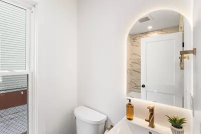 14 Harbor View St #1, Boston, MA 02125 - Photo 15