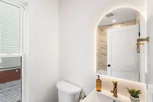 14 Harbor View St, Boston, MA 02125 - Photo 15