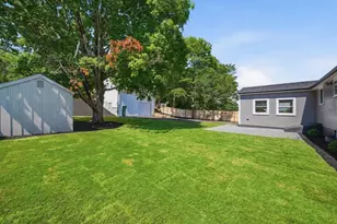 219 Hunting Rd, Needham, MA 02494 - Photo 15