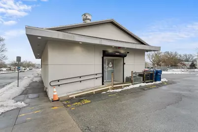289 Acushnet Ave, New Bedford, MA 02740 - Photo 5