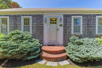 124 Pleasant Street, Chatham, MA 02659 - Photo 3