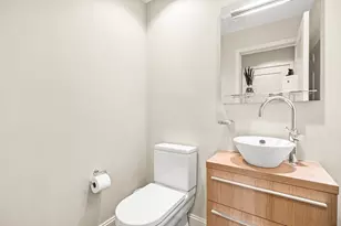 7 Wainwright Rd, Winchester, MA 01890 - Photo 17