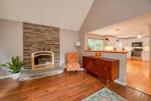 7 Magnolia Dr, Ayer, MA 01432 - Photo 9