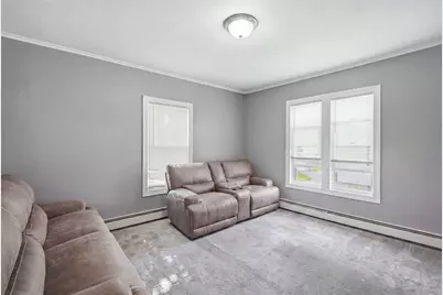 15 Warriner Ave, Springfield, MA 01108 - Photo 9