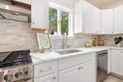 29 Wentworth Ave, Stoughton, MA 02072 - Photo 15