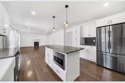 34 Pratt Ave, Bridgewater, MA 02324 - Photo 5