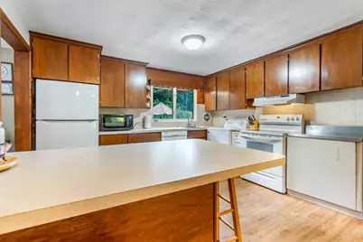 64 Hemenway Rd, Framingham, MA 01701 - Photo 9
