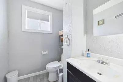 1413 Rodman St, Fall River, MA 02721 - Photo 15