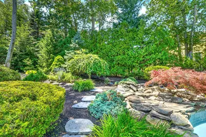 2 Goldman Cir, Bedford, MA 01730 - Photo 37