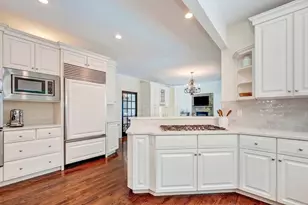 2 Goldman Cir, Bedford, MA 01730 - Photo 9
