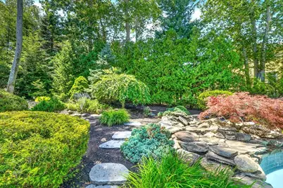 2 Goldman Cir, Bedford, MA 01730 - Photo 37