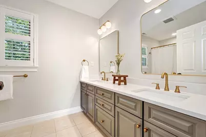 2 Goldman Cir, Bedford, MA 01730 - Photo 23