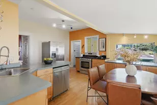 124 Spruce St, Watertown, MA 02472 - Photo 3