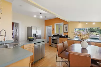 124 Spruce Street #124, Watertown, MA 02472 - Photo 3