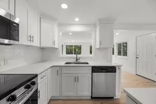185 Wheeler Rd, Mashpee, MA 02649 - Photo 9