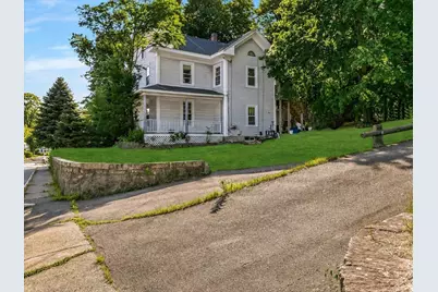 2 Lexington St, Woburn, MA 01801 - Photo 19