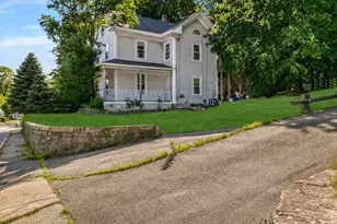 2 Lexington St, Woburn, MA 01801 - Photo 19