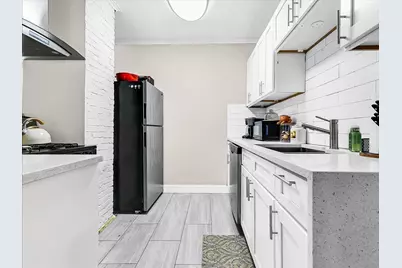 2 Lexington St, Woburn, MA 01801 - Photo 21