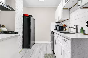 2 Lexington St, Woburn, MA 01801 - Photo 21