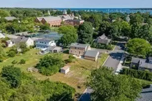 13 Hammond St, Mattapoisett, MA 02739 - Photo 3